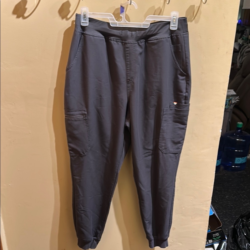 Figs PRIDE charcoal zamola- joggerscrubs pants xl (missing drawstring)